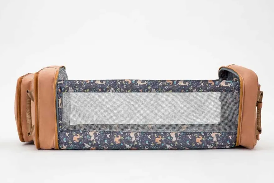 Bizzi Growin RucPOD® Pusletaske og rejseseng - Vegan Leather - Porcini