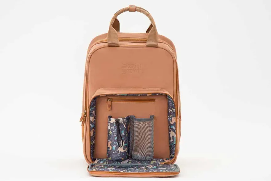 Bizzi Growin RucPOD® Pusletaske og rejseseng - Vegan Leather - Porcini