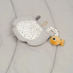 Done by Deer Aktivitets legetæppe Sea friends Grå