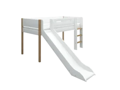 FLEXA NOR Halvhøj seng 120 cm med rutchebane, stige og cut out sengehest 90x200 cm - Hvid/eg