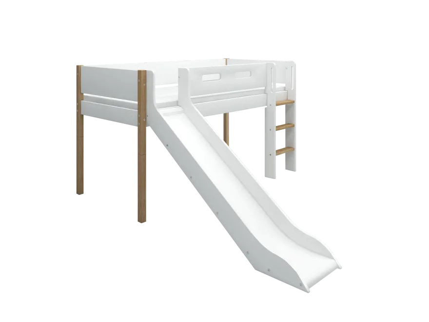 FLEXA NOR Halvhøj seng 120 cm med rutchebane, stige og cut out sengehest 90x200 cm - Hvid/eg