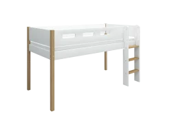 FLEXA NOR Halvhøj seng 120 cm med stige og cut out sengehest 90x200 cm - Hvid/eg