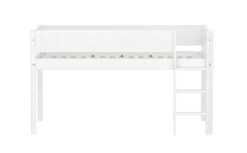 FLEXA WHITE Halvhøj seng 120 cm med stige og grooves sengehest 90x200 cm - Hvid