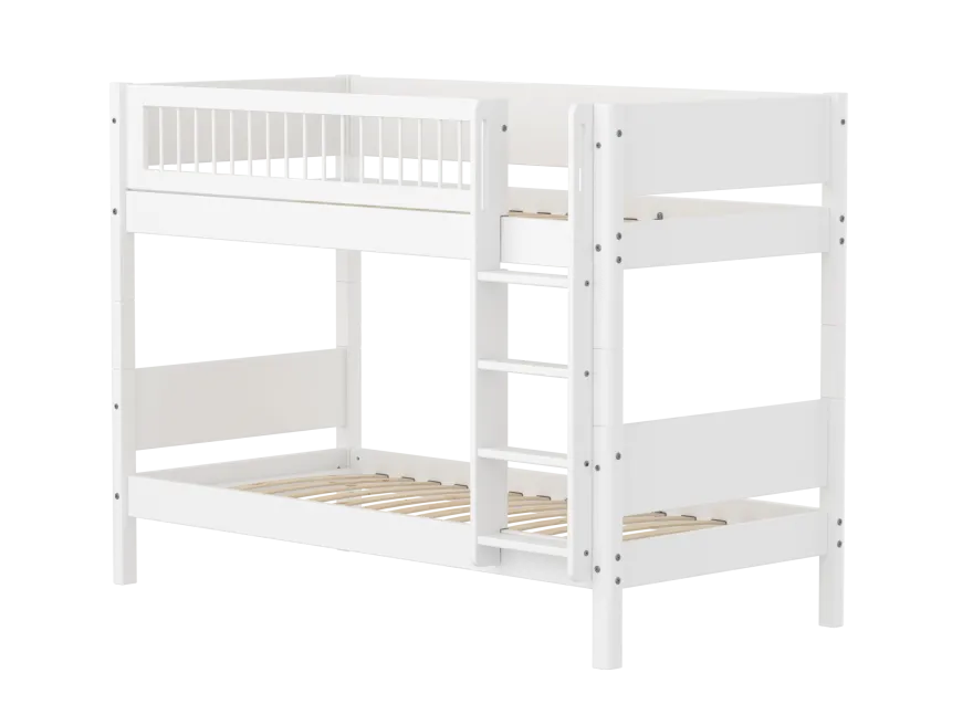 FLEXA WHITE Køjeseng 154 cm med stige og crossbar sengehest 90x200 cm- Hvid