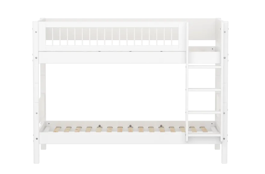FLEXA WHITE Køjeseng 154 cm med stige og crossbar sengehest 90x200 cm- Hvid