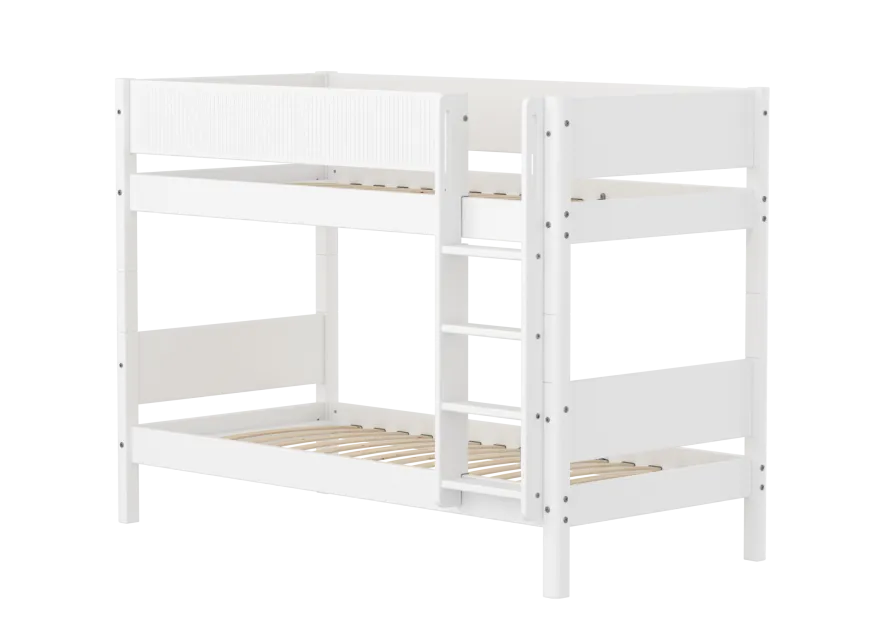 FLEXA WHITE Køjeseng 154 cm med stige og grooves sengehest 90x200 cm- Hvid