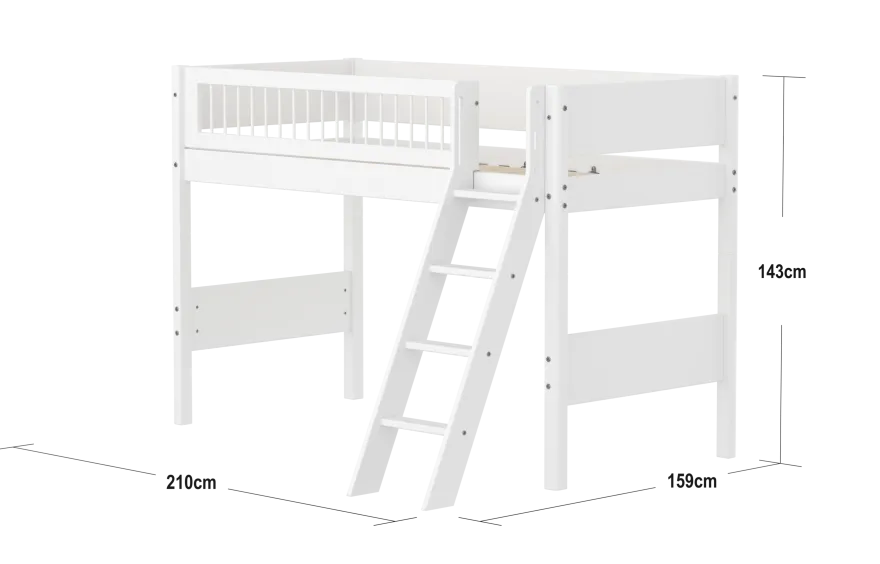 FLEXA WHITE Mellemhøj seng 143 cm med skrå stige og crossbar sengehest 90x200 cm- Hvid