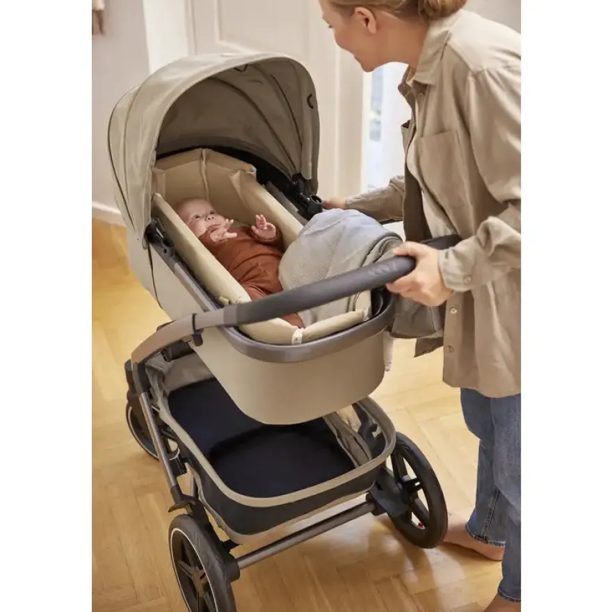 Membantu babylift