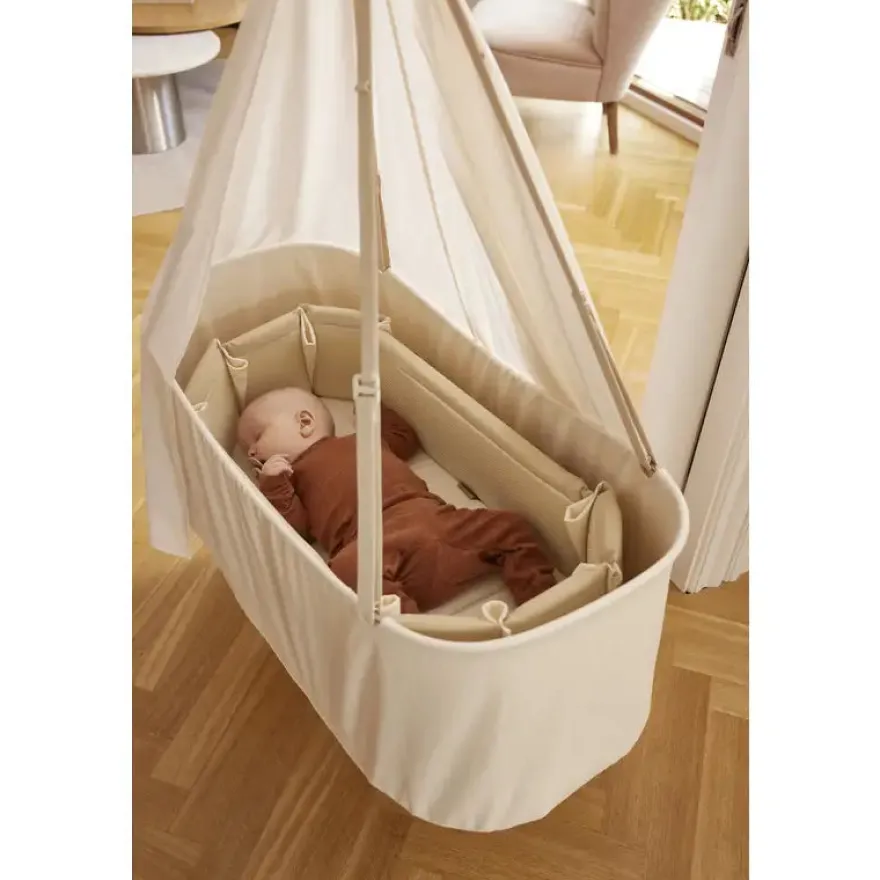 Membantu babylift
