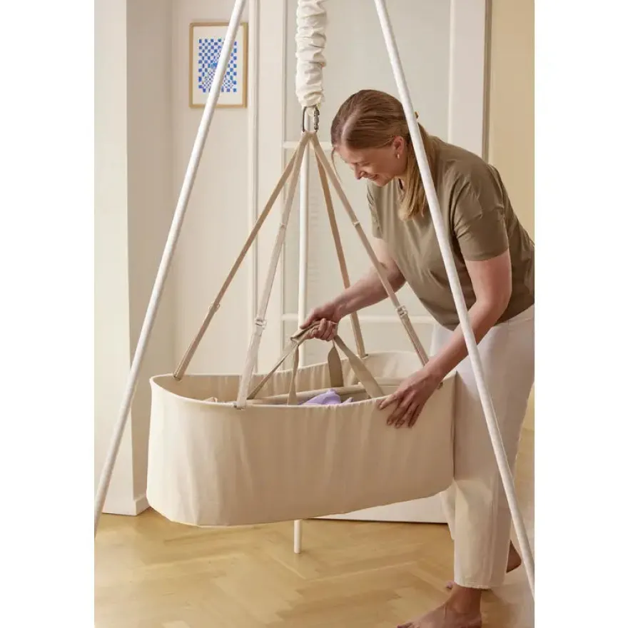 Membantu babylift