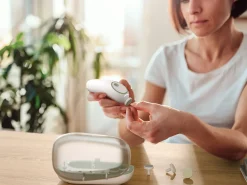 Momcozy Elektrisk neglefil til baby