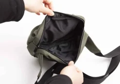 On-the-go mini taske med pusleunderlag - Army Grøn